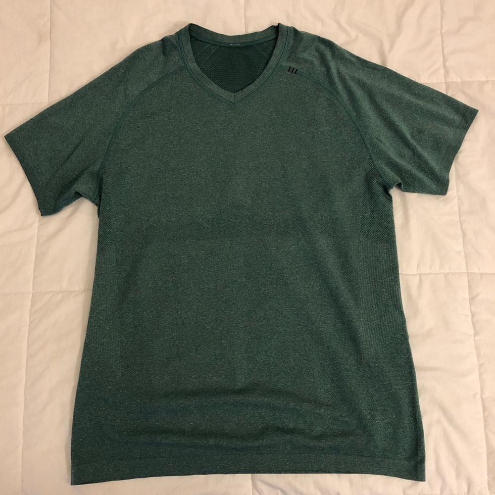 Lululemon Metal Tech V neck Sz XL